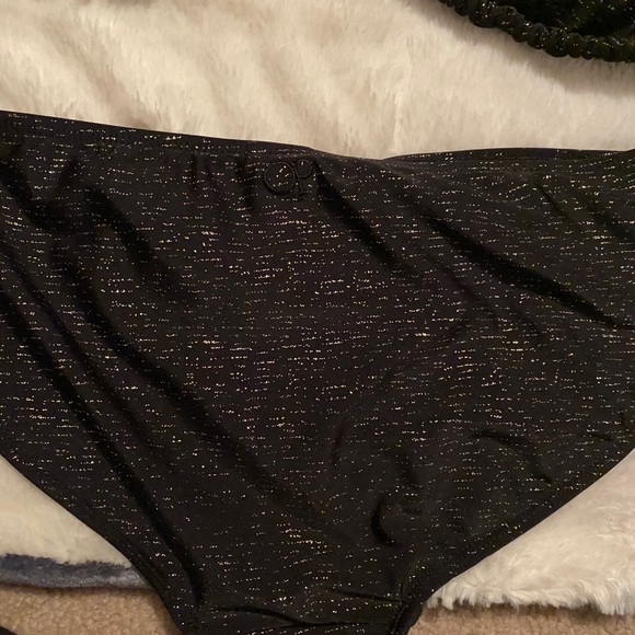 Black Bikini Set - Picture 3 of 6